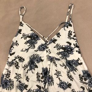 NEVER WORN✨ floral tank